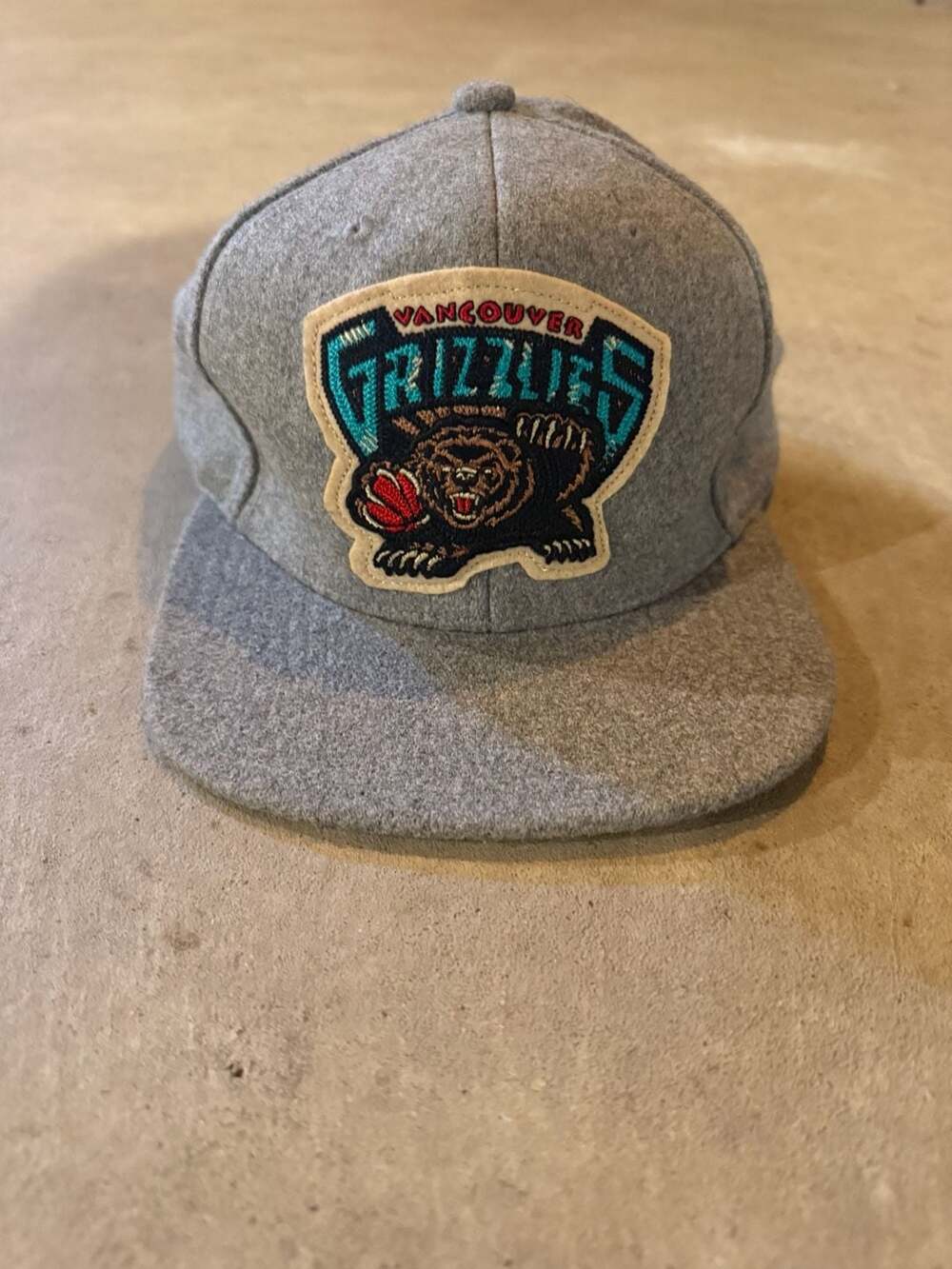 Mitchell & Ness Hardwood Classics Vancouver Grizzlies Grey Wool Snapback Hat